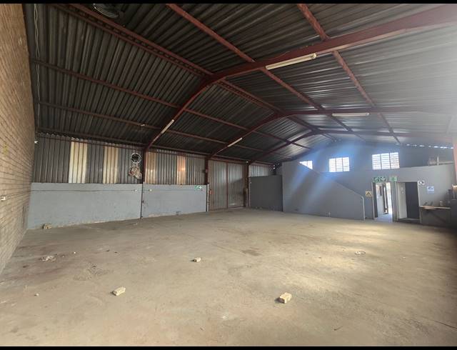 264M² WAREHOUSE TO LET IN ANDERBOLT